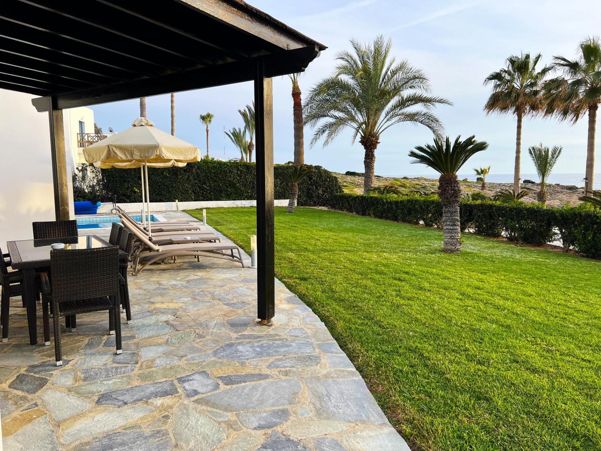 Platzia Beach Villas Пафос Экстерьер фото
