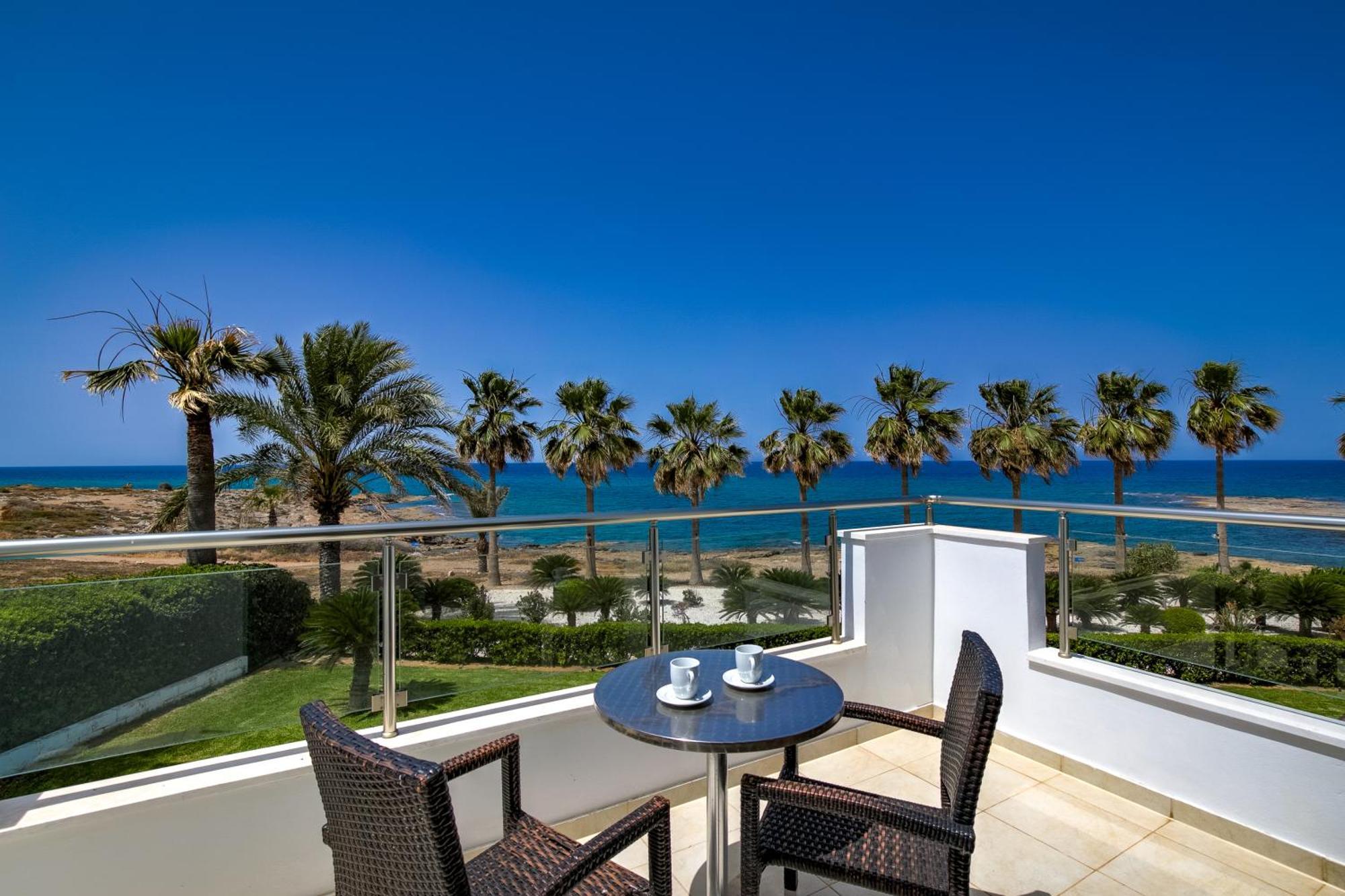 Platzia Beach Villas Пафос Экстерьер фото