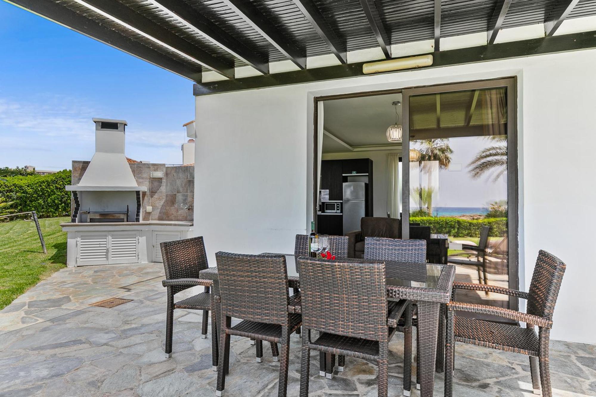 Platzia Beach Villas Пафос Экстерьер фото
