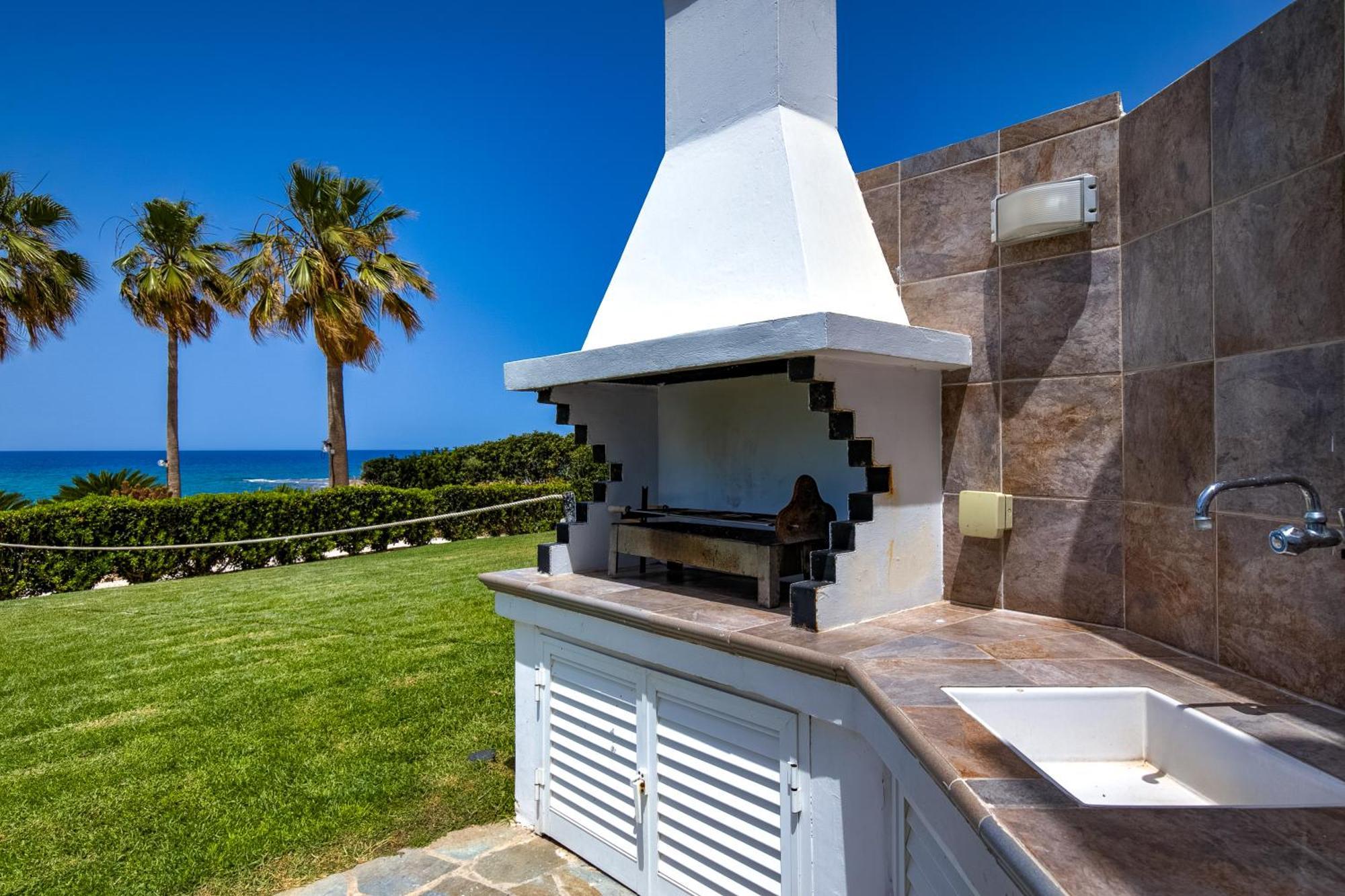 Platzia Beach Villas Пафос Экстерьер фото