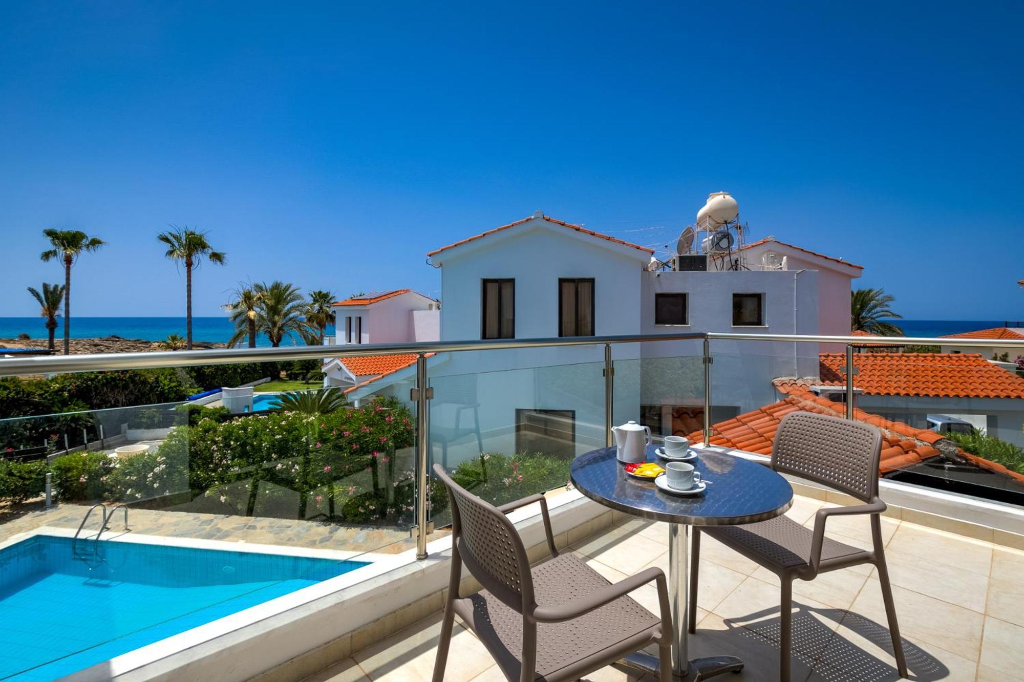 Platzia Beach Villas Пафос Экстерьер фото