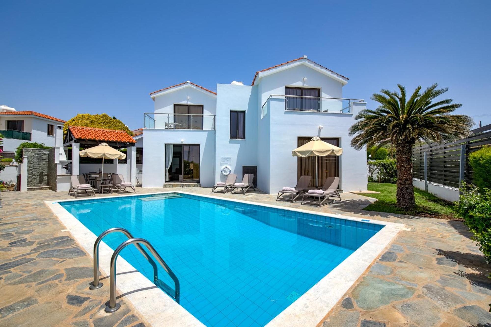 Platzia Beach Villas Пафос Экстерьер фото