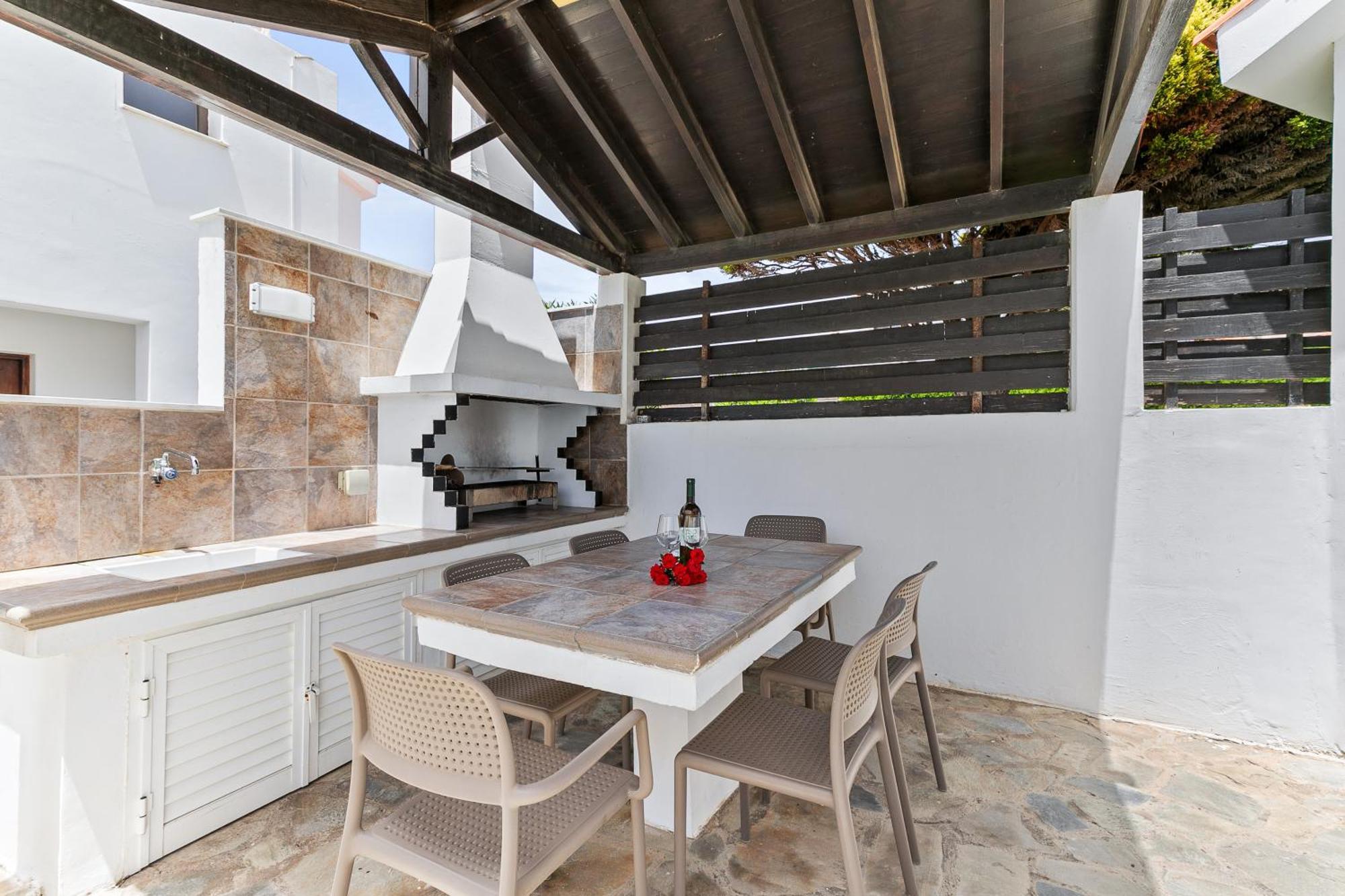 Platzia Beach Villas Пафос Экстерьер фото