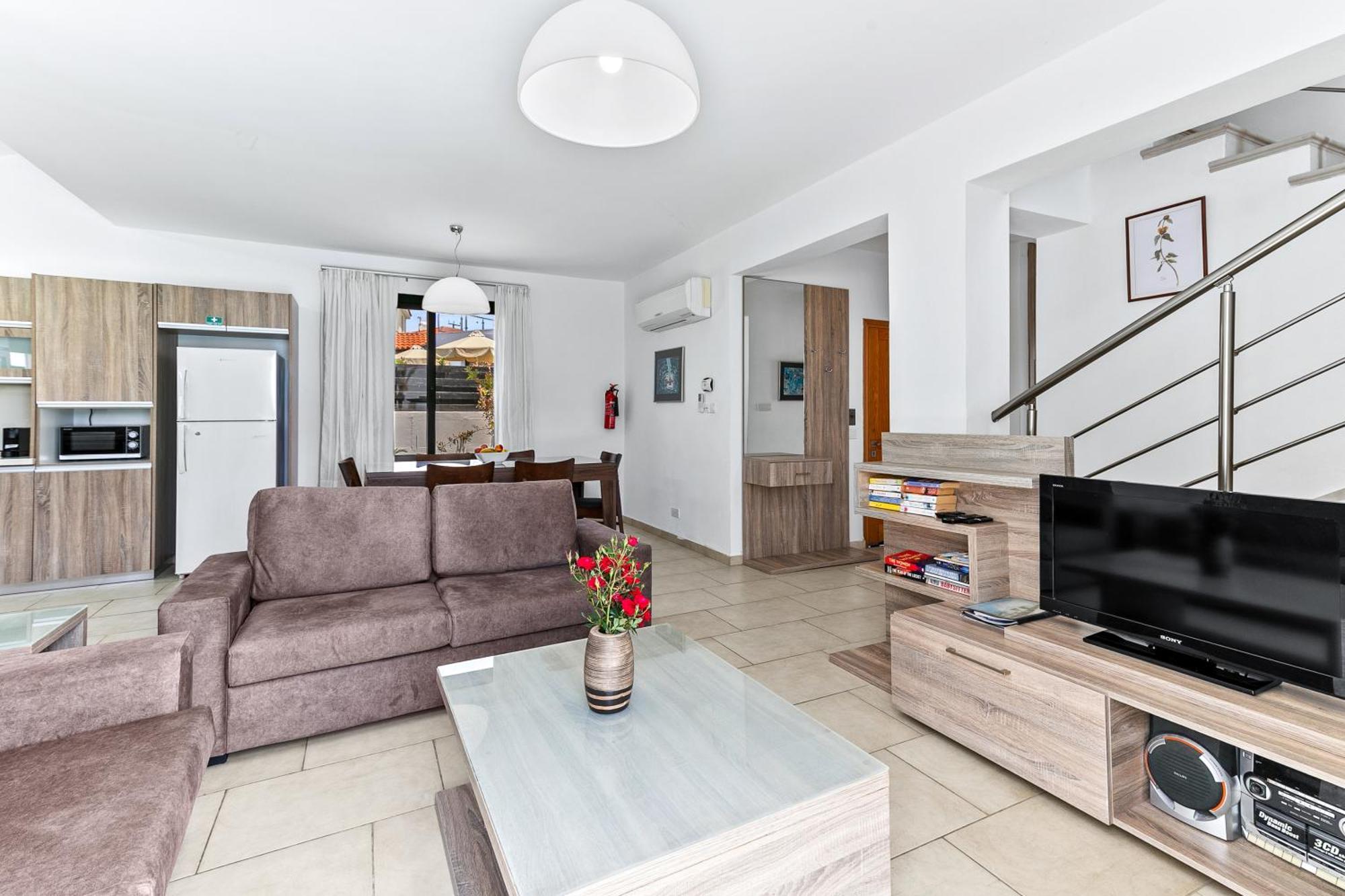 Platzia Beach Villas Пафос Экстерьер фото