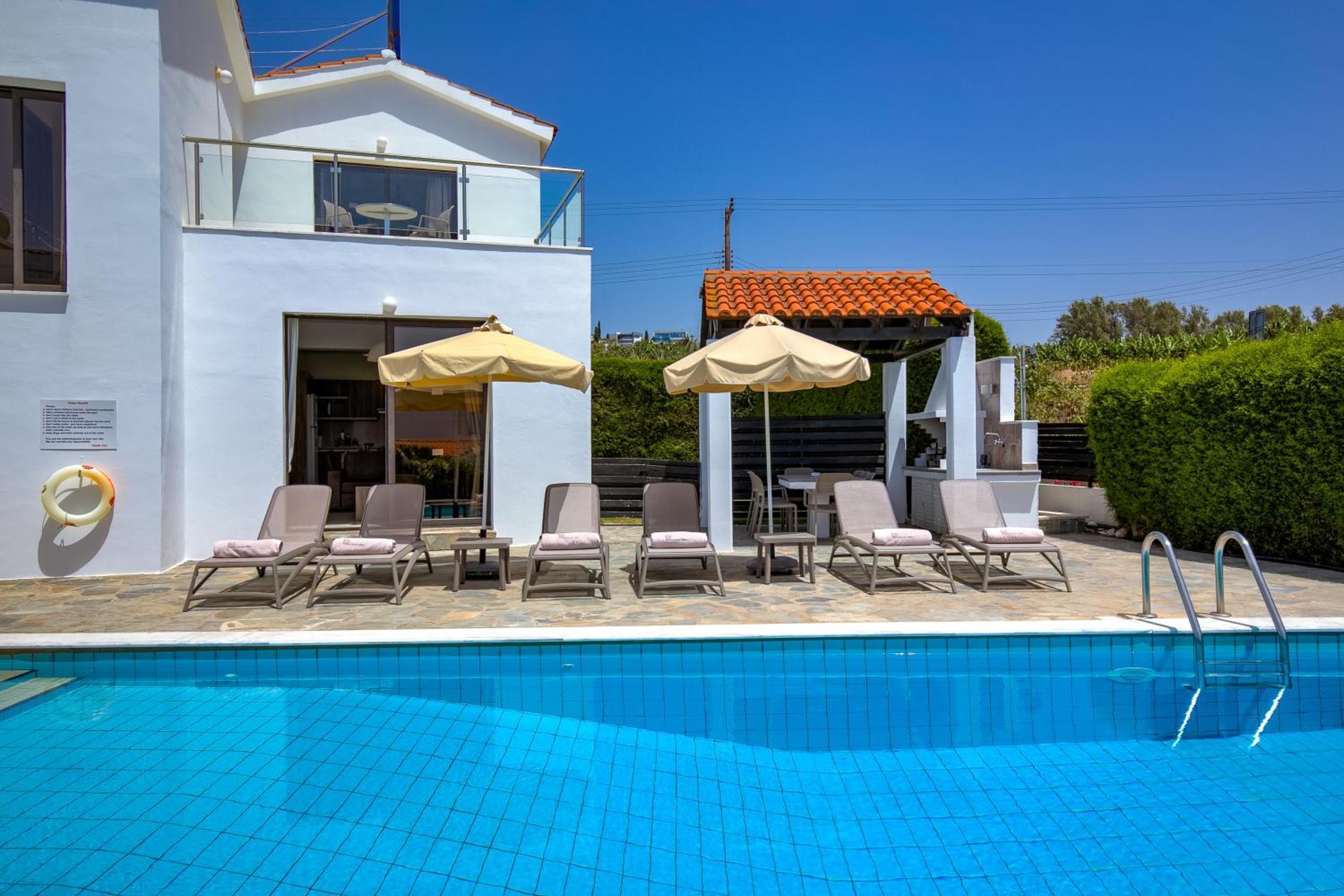 Platzia Beach Villas Пафос Экстерьер фото