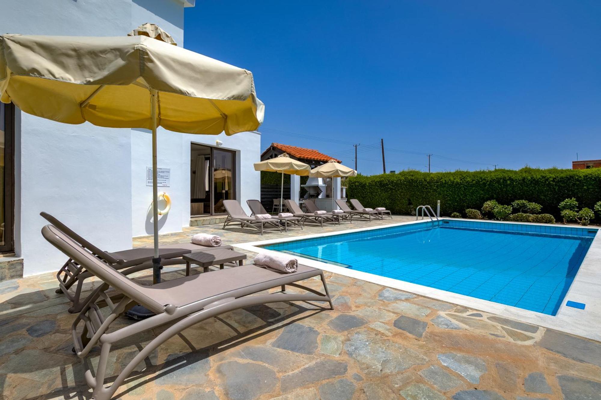 Platzia Beach Villas Пафос Экстерьер фото