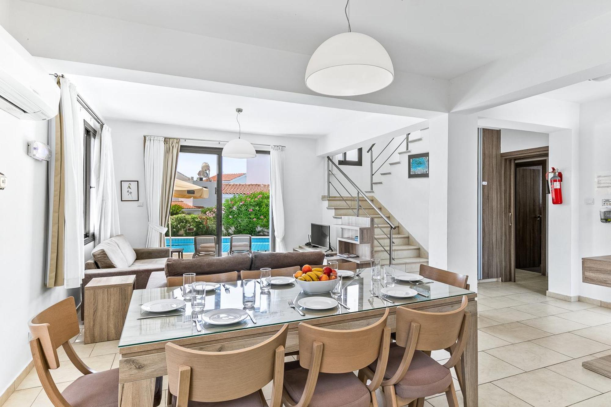Platzia Beach Villas Пафос Экстерьер фото
